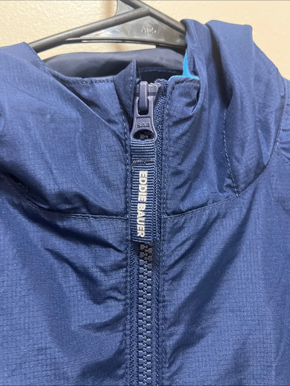 Eddie Bauer Navy and Bright Blue Kids Hooded Windbreaker Size 5/6 Years